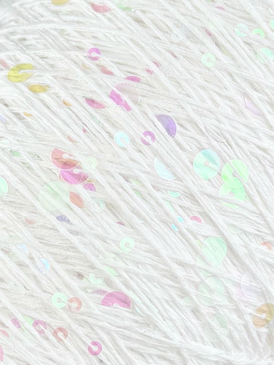 Art. Brillante 260 m / 100 g – cotone con maxi paillettes col. Bianco iridescente